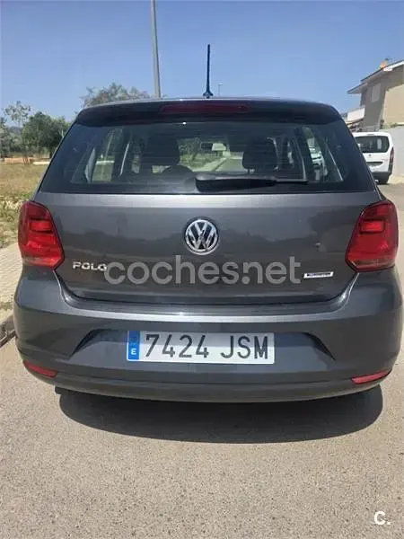 Usado VW Polo 75 CV (55 kW) 2016 Verde Berlina
