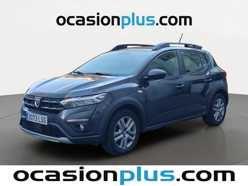 Usado Dacia Sandero Essentiel 91 CV (66 kW) 2021 Gris Utilitario