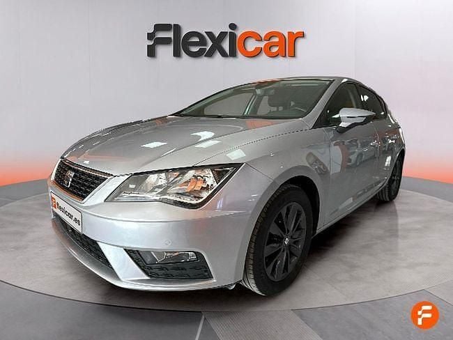 Usado Seat Leon Style 130 CV (95 kW) 2020 Gris