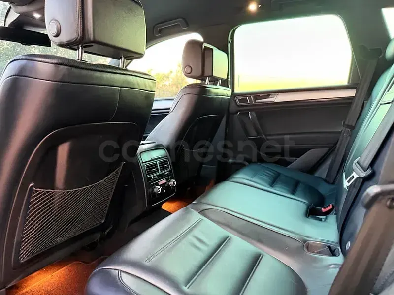 Usado VW Touareg 262 CV (192 kW) 2015 Gris / plata SUV