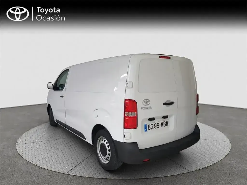 Usado Toyota Proace 102 CV (75 kW) 2022 Blanco Monovolumen