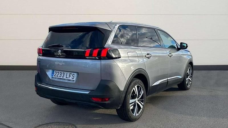 Usado Peugeot 5008 Allure 131 CV (96 kW) 2020 Gris SUV