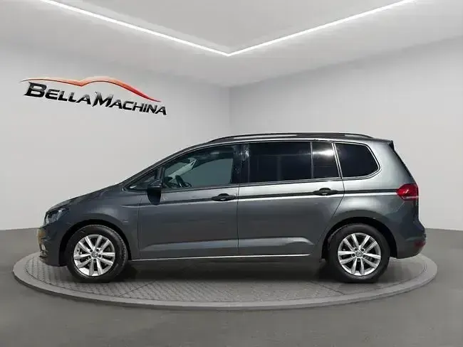 Usado VW Touran Advance 150 CV (110 kW) 2017 Gris / plata Monovolumen
