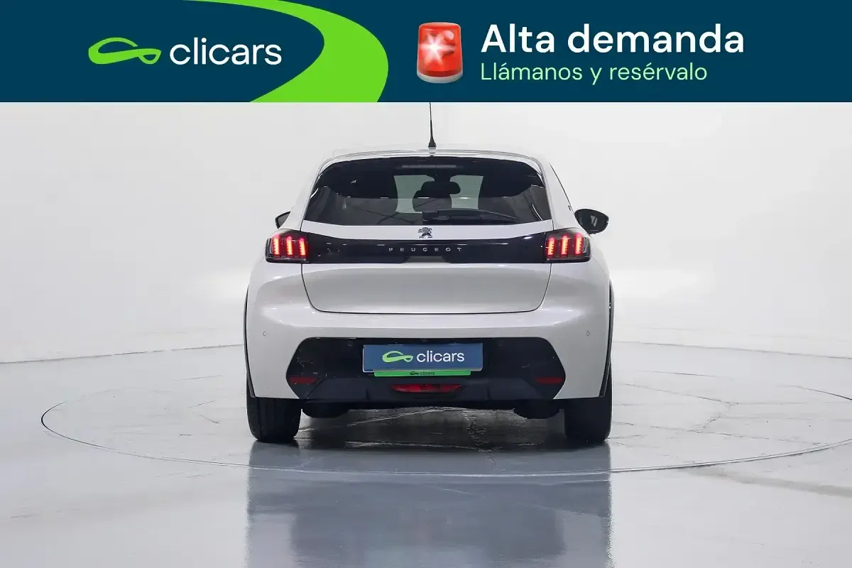 Usado Peugeot e-208 Allure 100 kW (136 CV) 2021 Blanco Utilitario
