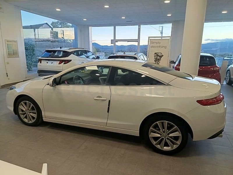 Usado Renault Laguna Coupé LIMITED 150 CV (110 kW) 2014 Blanco Coupe