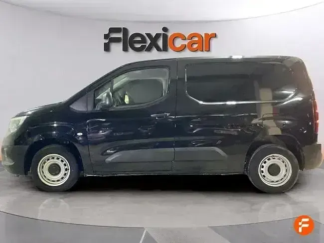 Usado Opel Combo Edition 102 CV (75 kW) 2020 Negro Monovolumen