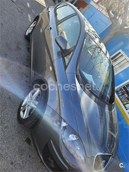 Usado Seat Altea Style 105 CV (77 kW) 2013 Beige Monovolumen