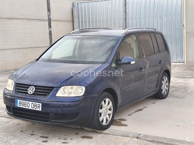 Usado VW Touran Highline 136 CV (100 kW) 2005 Azul Monovolumen