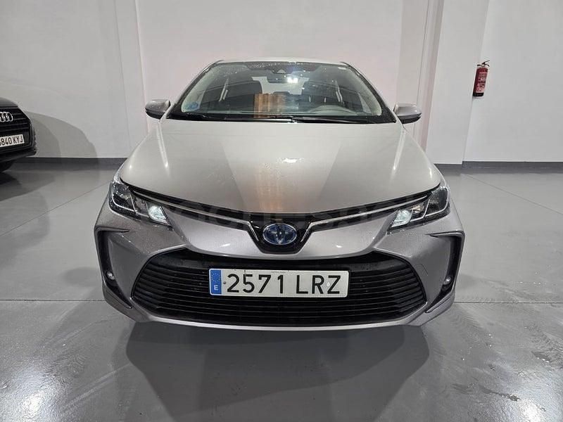 Usado Toyota Corolla Active 122 CV (89 kW) 2021 Gris / plata Berlina