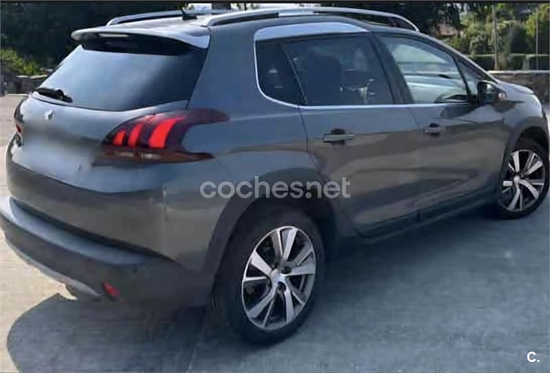 Usado Peugeot 2008 Allure 100 CV (73 kW) 2019 Gris / plata SUV