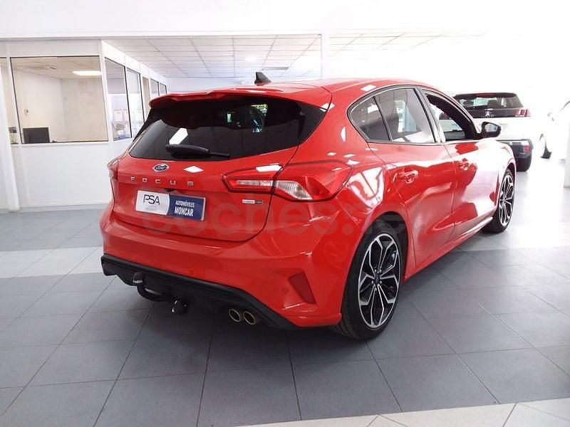 Usado Ford Focus ST-Line 125 CV (91 kW) 2021 Rojo Berlina
