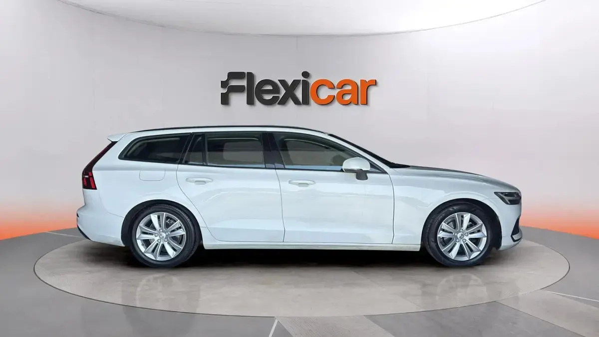 Usado Volvo V60 Kinetic 150 CV (110 kW) 2019 Blanco Familiar
