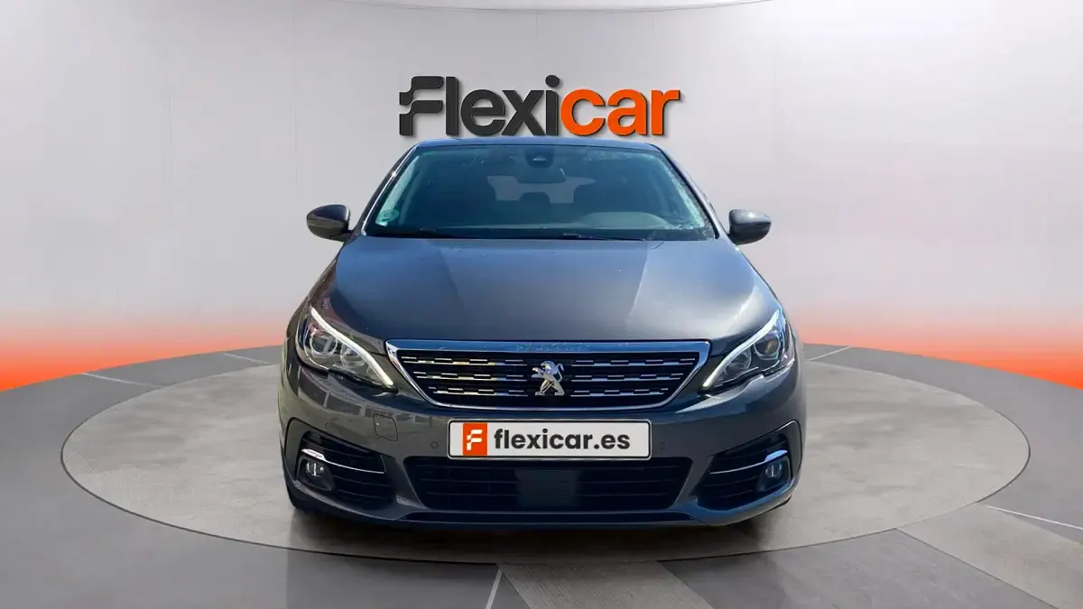 Usado Peugeot 308 Allure 131 CV (96 kW) 2020 Gris Berlina
