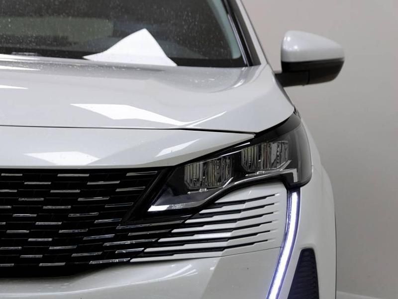 Usado Peugeot 3008 Style 131 CV (96 kW) 2021 Blanco SUV