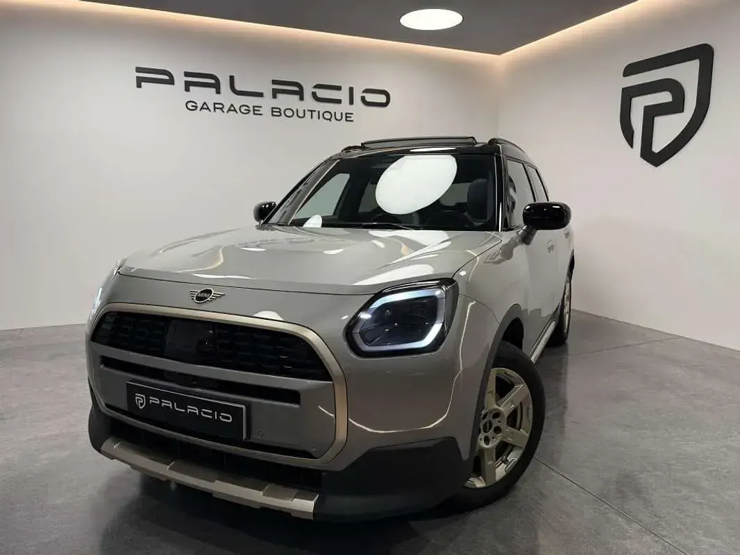 Usado Mini One D Countryman Favoured 163 CV (119 kW) 2025 Plateado SUV