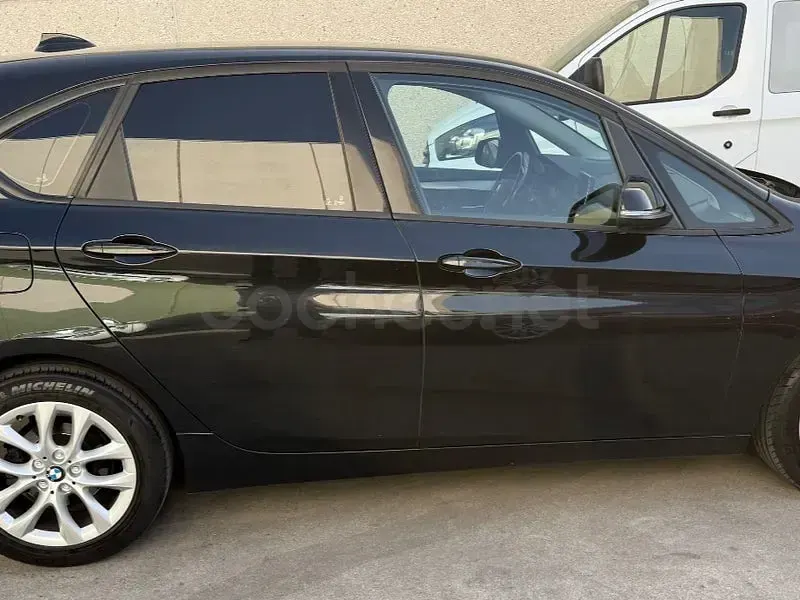 Usado BMW 118 Advantage 150 CV (110 kW) 2017 Negro Utilitario