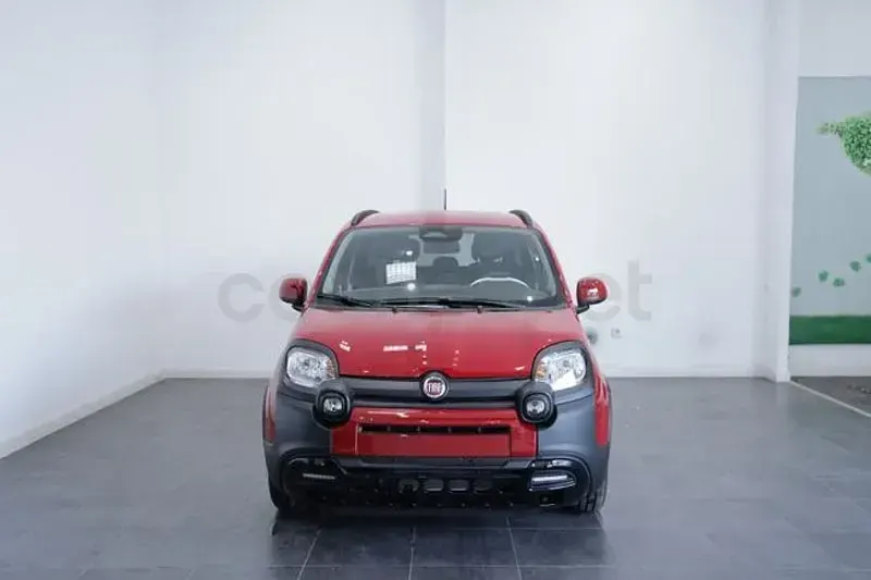 Nuevo Fiat Panda 70 CV (51 kW) 2026 Rojo Utilitario