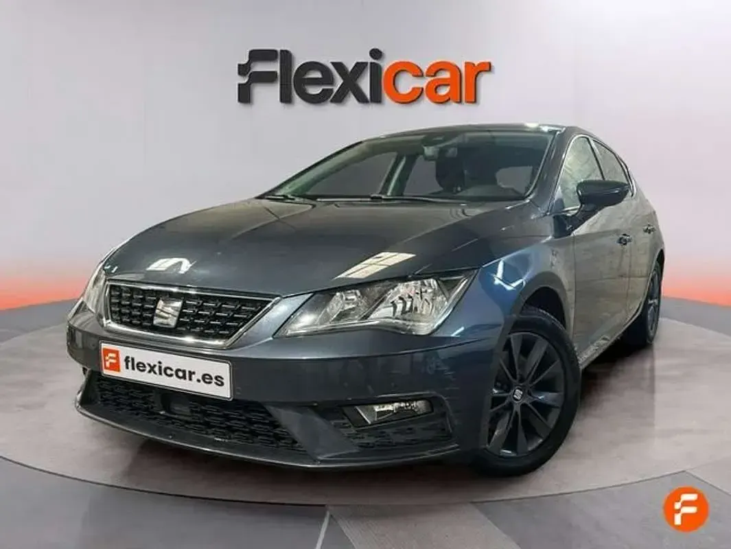 Usado Seat Leon ST Style 131 CV (96 kW) 2019 Gris Familiar