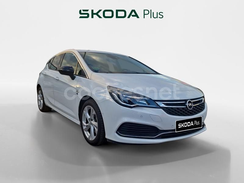 Blanco Usado 2017 Opel Astra Dynamic Berlina | 13.990 € (Precio justo) - Imagen 1/4
