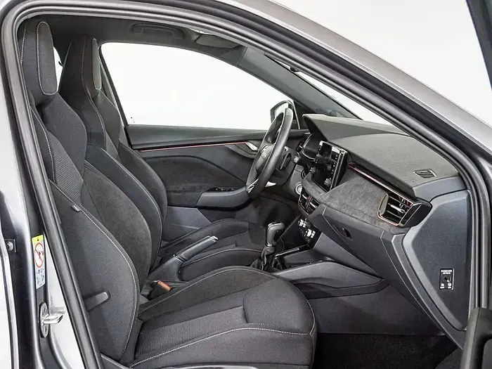Usado Skoda Kamiq Selection 150 CV (110 kW) 2025 Gris SUV