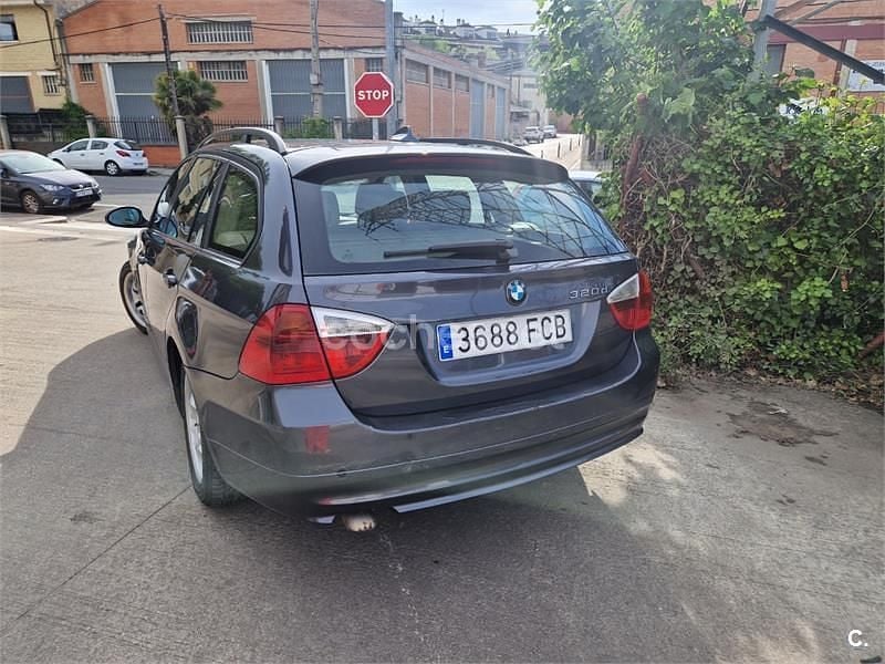 Usado BMW 320 231 CV (169 kW) 2006 Negro Familiar