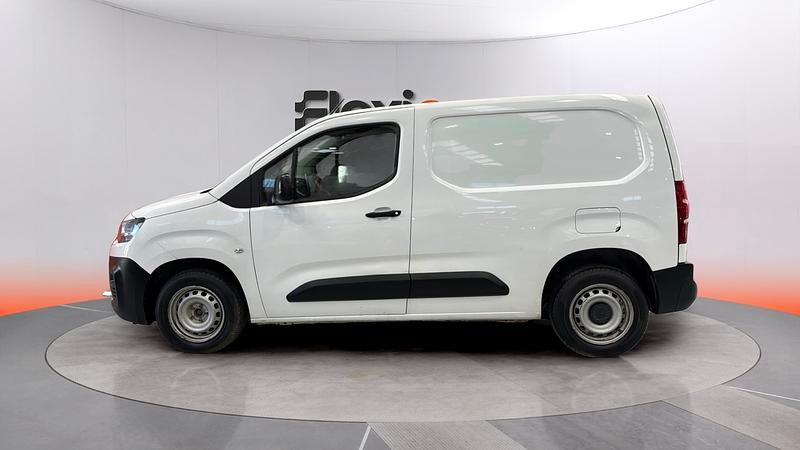 Usado Citroën Berlingo Live 102 CV (75 kW) 2022 Negro Monovolumen