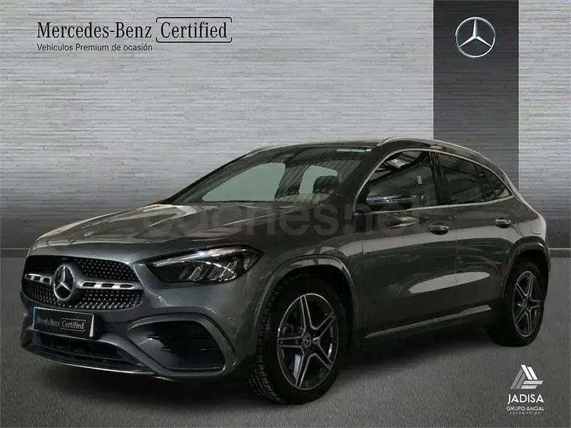 Usado Mercedes GLA200 150 CV (110 kW) 2025 Gris / plata SUV