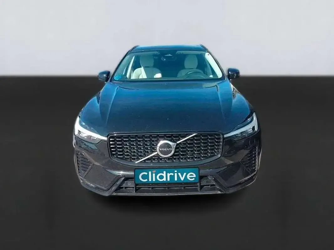 Begagnad Volvo XC60 Plus 197 HK (144 kW) 2022 Svart SUV