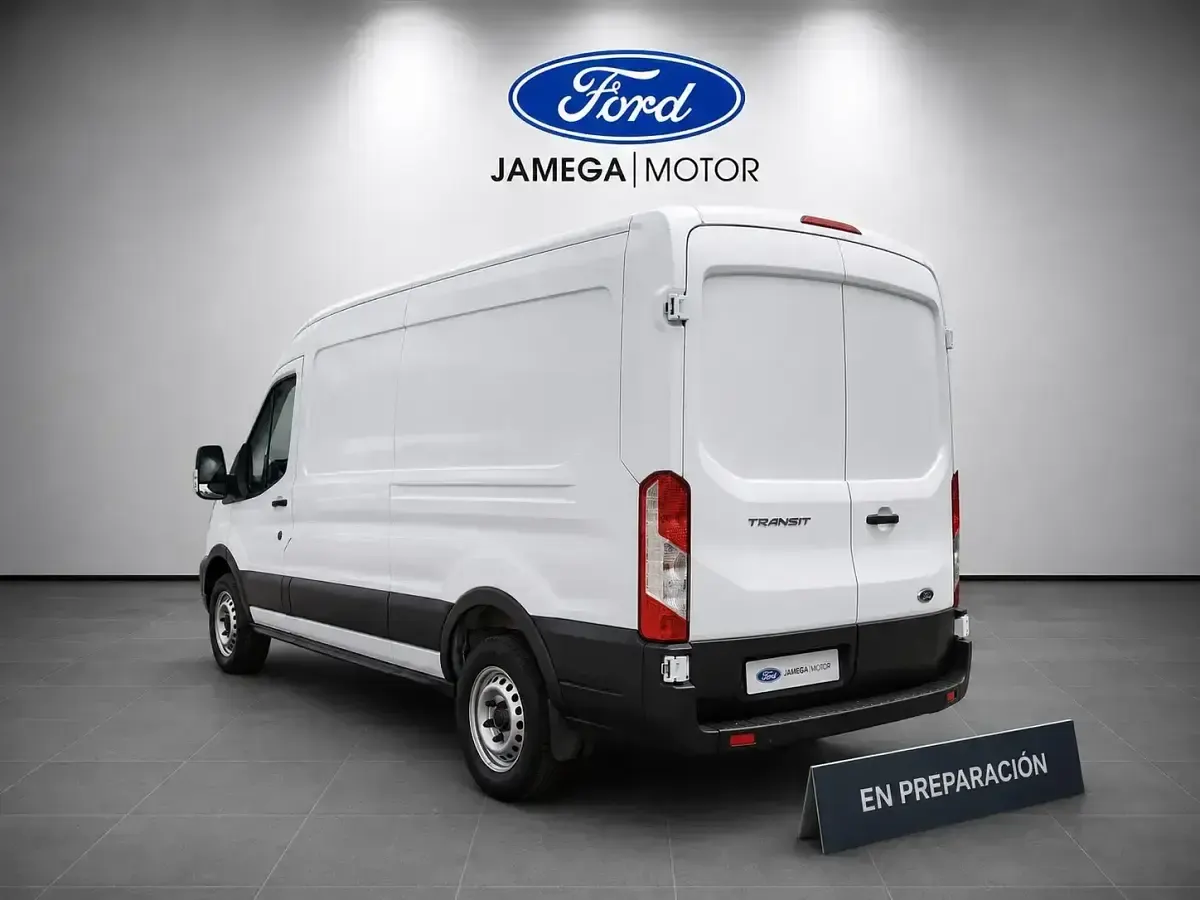 Käytetty Ford Transit Trend 130 HP (95 kW) 2021 Valkoinen Farmari