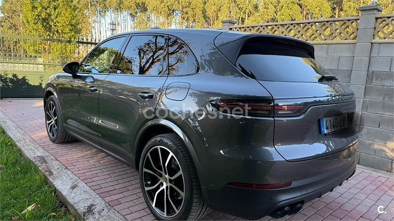 Usado Porsche Cayenne 462 CV (339 kW) 2022 Gris / plata SUV