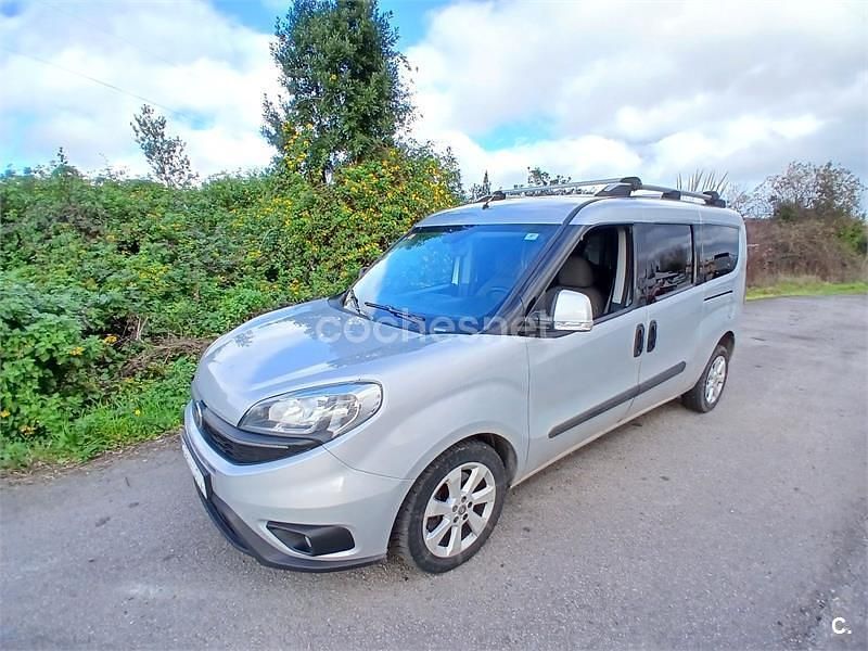 Usado Fiat Doblò Lounge 120 CV (88 kW) 2016 Gris / plata Monovolumen
