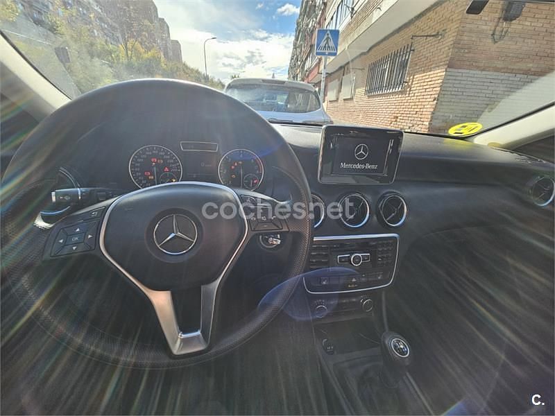 Usado Mercedes A180 Style 109 CV (80 kW) 2013 Negro Berlina