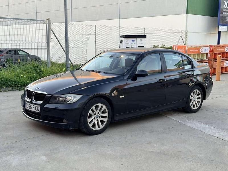 Usado BMW 320 170 CV (125 kW) 2007 Negro Berlina