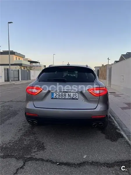 Usado Maserati Levante 275 CV (202 kW) 2017 Gris / plata SUV