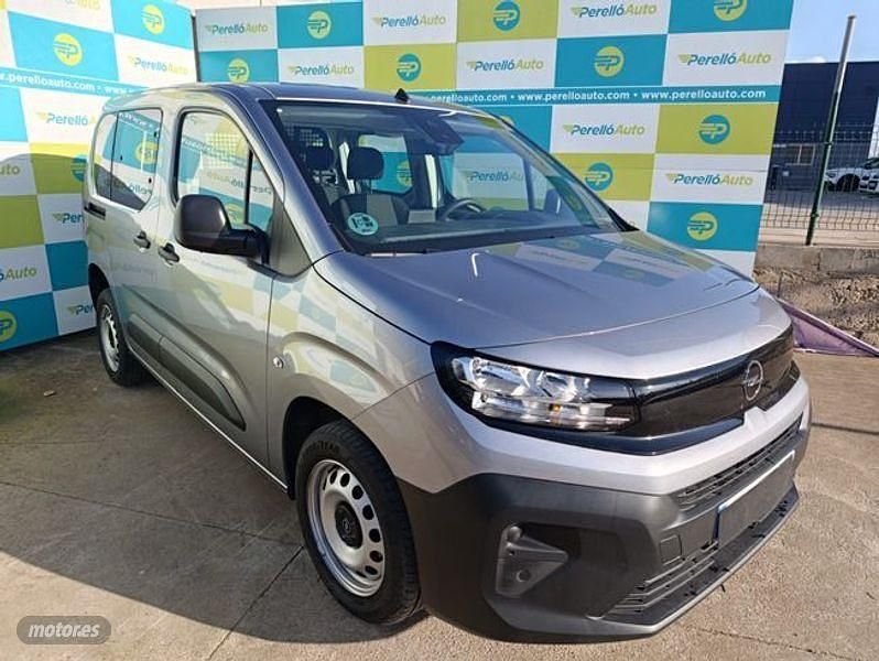 Usado Opel Combo Edition 100 CV (73 kW) 2025 Gris Monovolumen