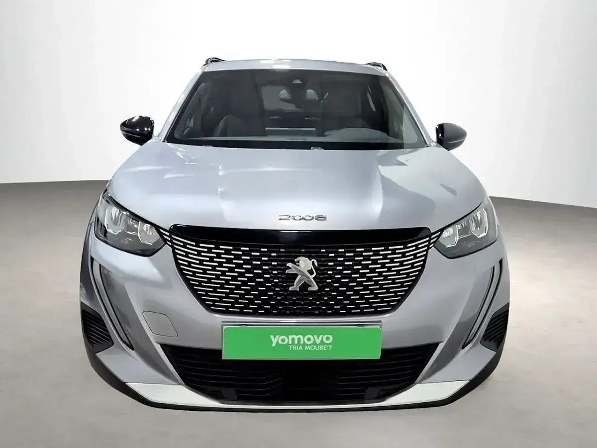 Usado Peugeot 2008 GT 131 CV (96 kW) 2023 Gris SUV