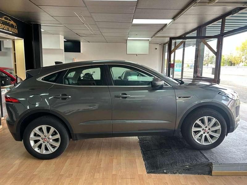 Usado Jaguar E-Pace Chequered Flag 150 CV (110 kW) 2019 Gris SUV