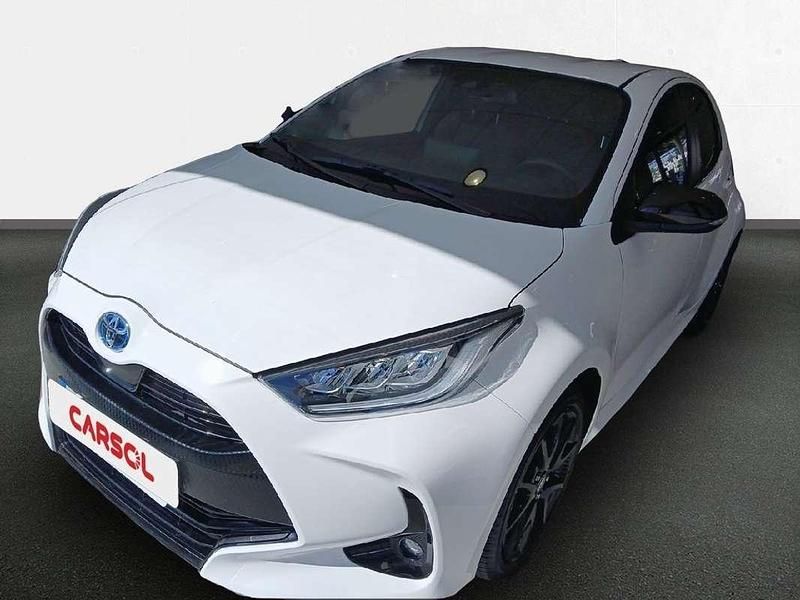 Usado Toyota Yaris Hybrid Style 116 CV (85 kW) 2024 Blanco Utilitario