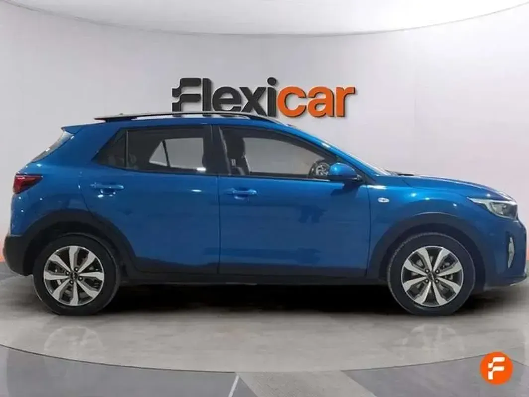Usado Kia Stonic 84 CV (61 kW) 2023 Azul SUV