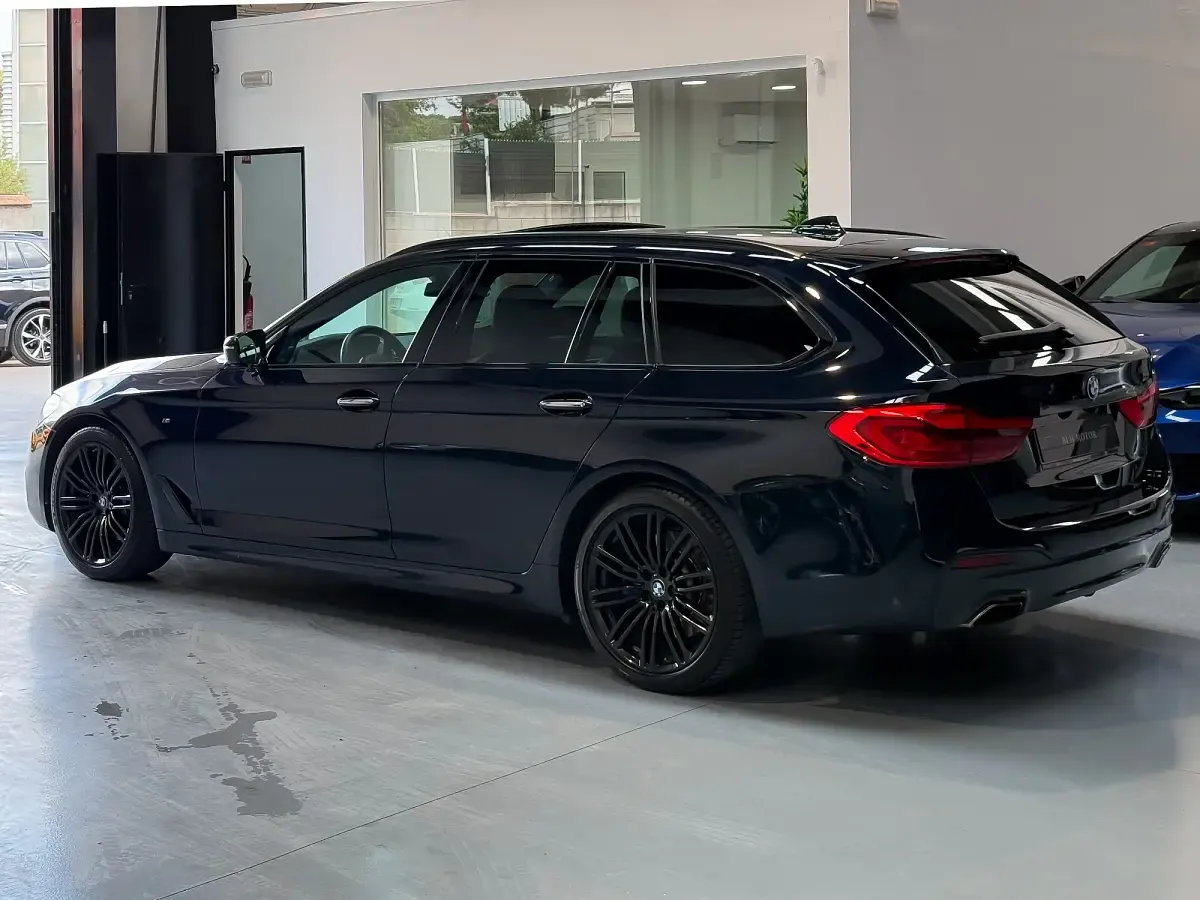 Usado BMW 530 252 CV (185 kW) 2018 Negro Familiar