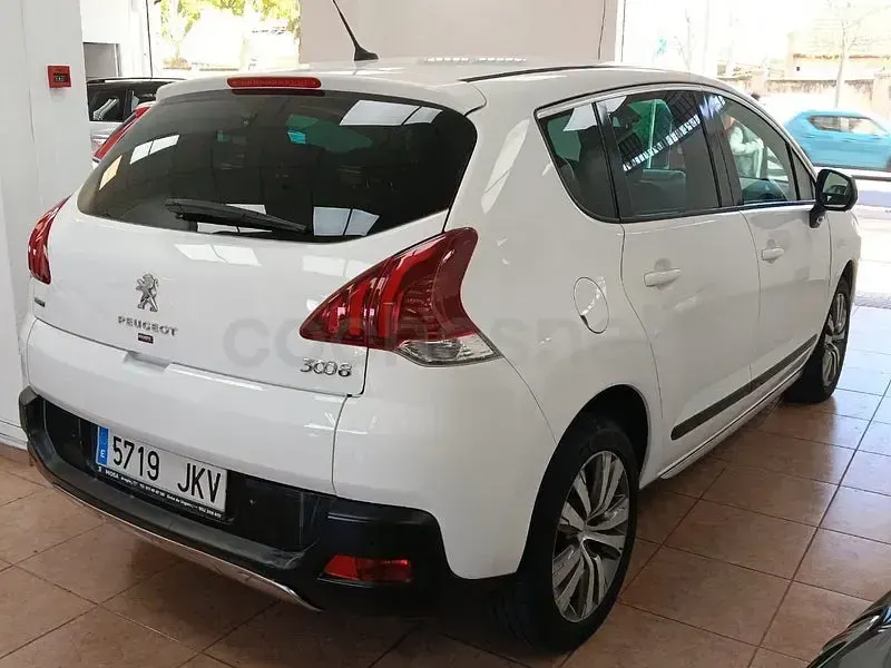 Käytetty Peugeot 3008 Allure 115 HP (84 kW) 2015 Valkoinen Farmari
