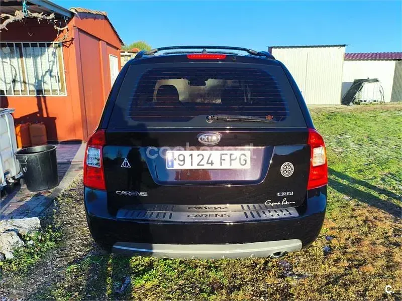 Usado Kia Carens Active 140 CV (102 kW) 2007 Negro Monovolumen