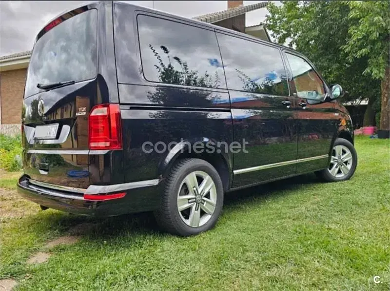 Usado VW Multivan 150 CV (110 kW) 2017 Negro Monovolumen
