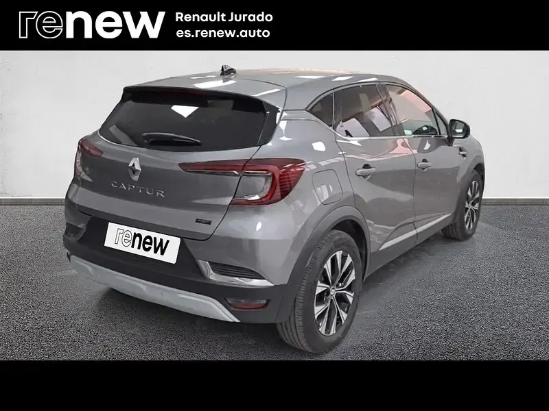 Usado Renault Captur Techno 145 CV (106 kW) 2023 Gris casiopea SUV