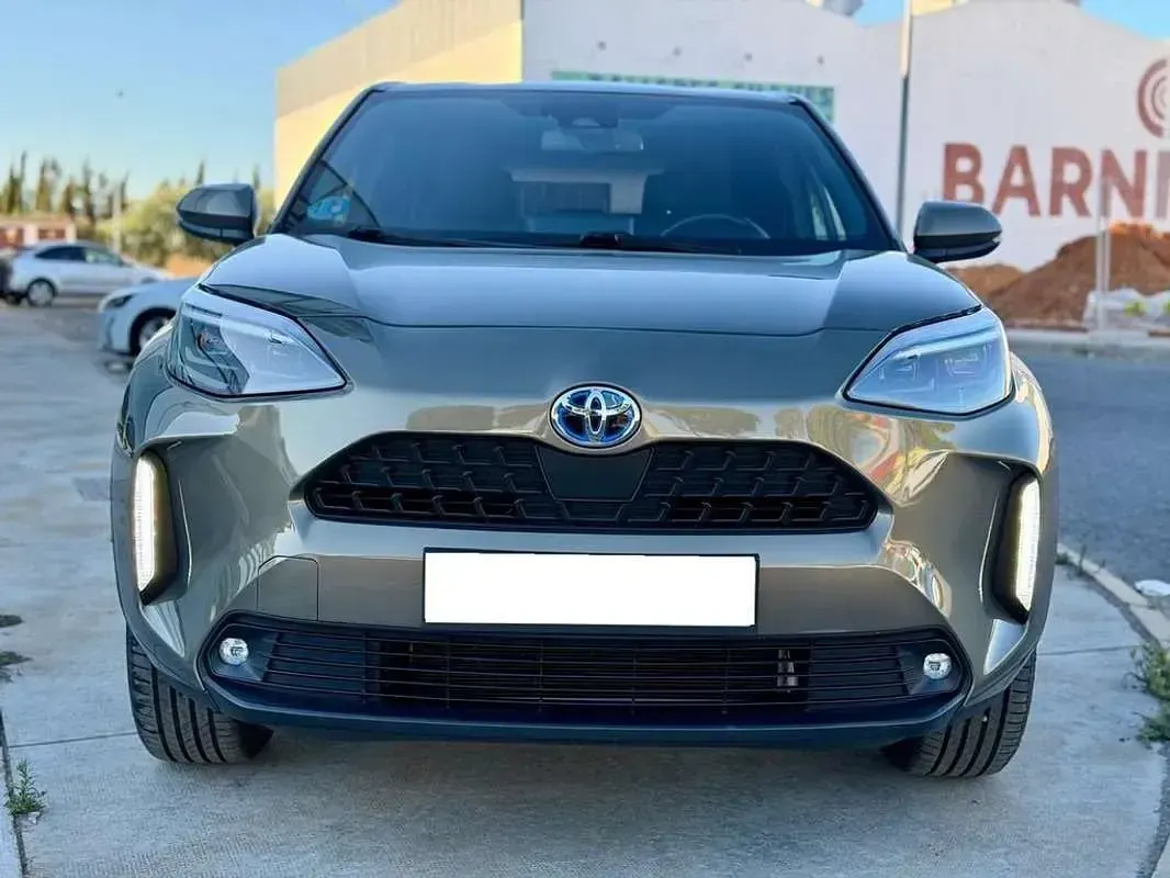 Usado Toyota Yaris Cross Active 116 CV (85 kW) 2022 Burdeos SUV