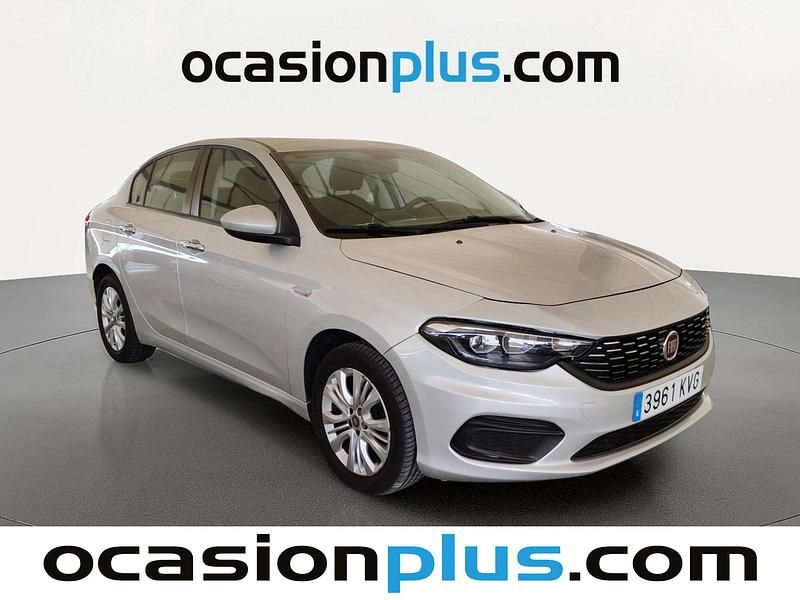 Usado Fiat Tipo Easy 95 CV (69 kW) 2019 Gris Berlina