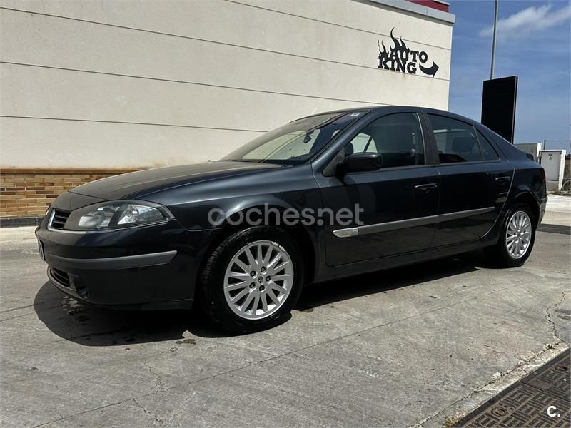 Gris / plata Usado 2007 Renault Laguna III Dynamique Berlina | 2900 € (Buen precio) - Imagen 1/4