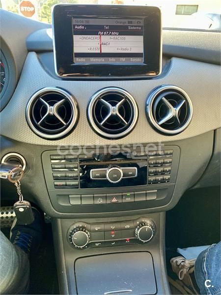 Usado Mercedes B180 109 CV (80 kW) 2013 Blanco Monovolumen