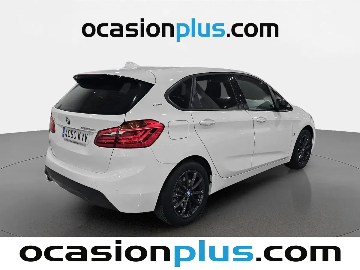 Usado BMW 225 Active Tourer iPerformance 224 CV (164 kW) 2019 Blanco Monovolumen
