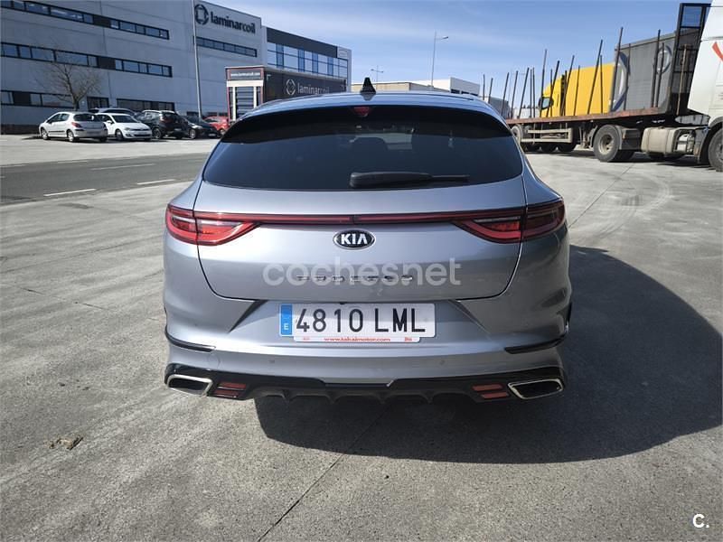 Usado Kia ProCeed GT 204 CV (150 kW) 2021 Gris / plata Familiar